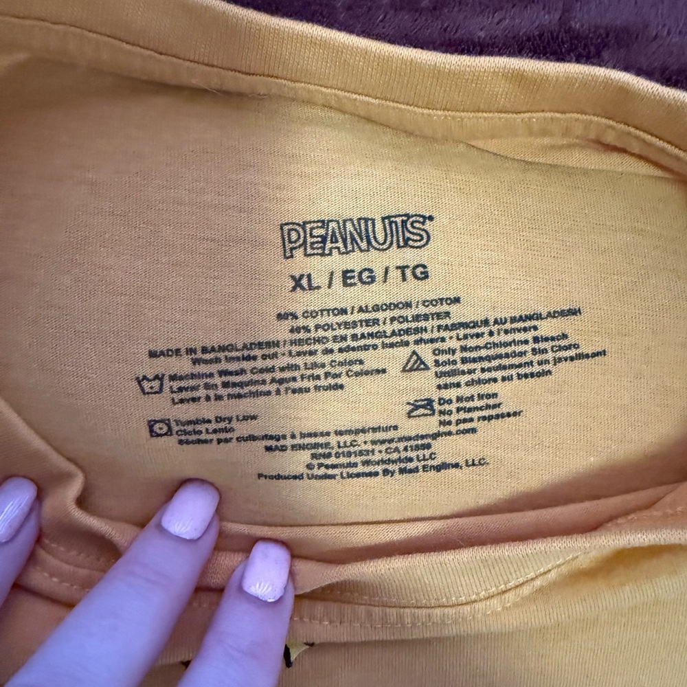 Peanuts Golden Tee - Picture 2 of 2